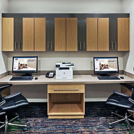 Hampton Inn Озона Екстериор снимка