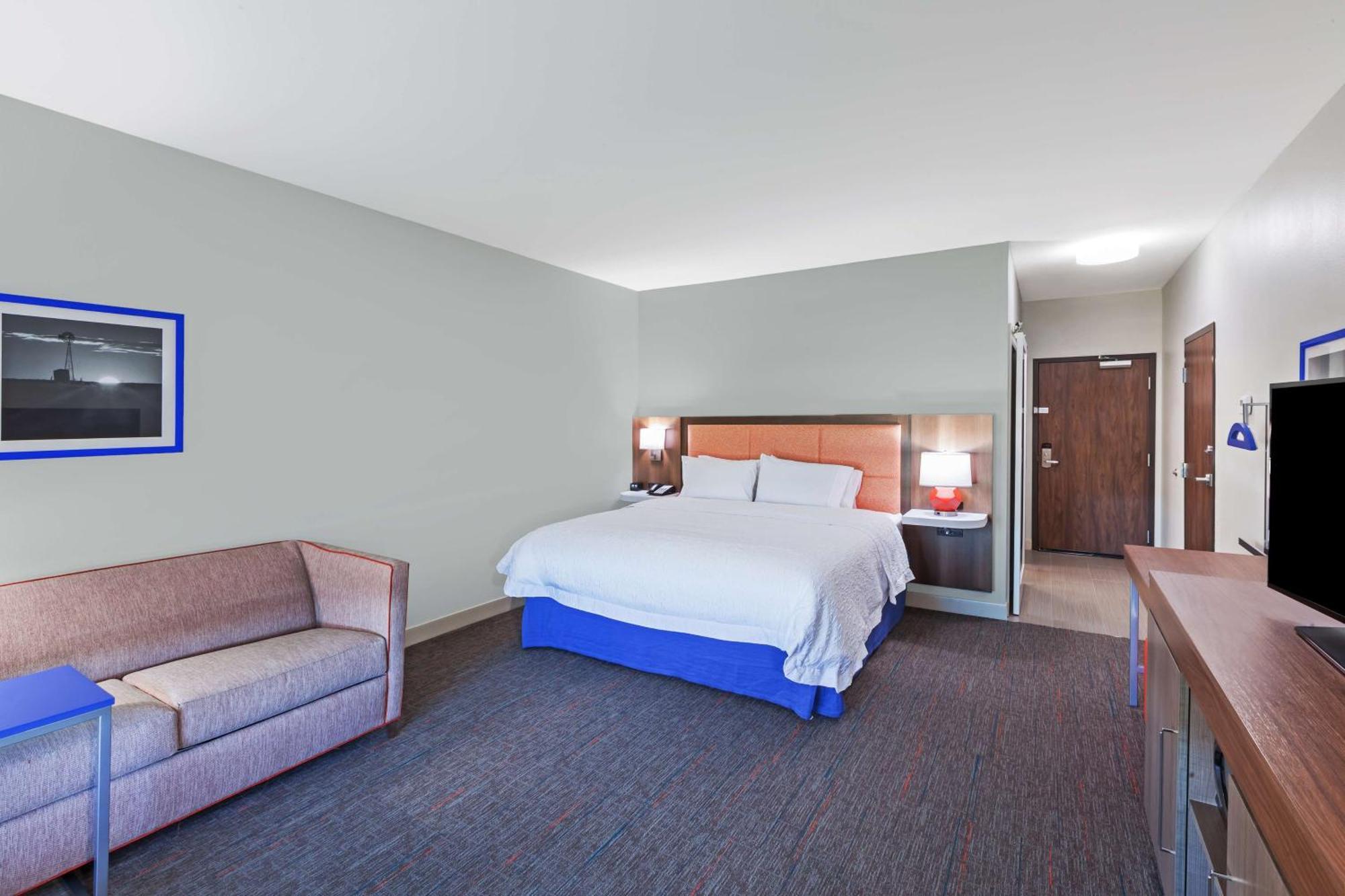 Hampton Inn Озона Екстериор снимка